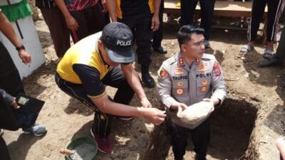Kapolres Toba Letakkan Batu Pertama Rehab Bangunan GKPI Aek Bolon
