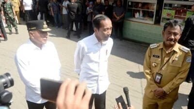 Gubsu dan Presiden Tinjau Harga Bahan Pokok di Pasar Brahrang Binjai