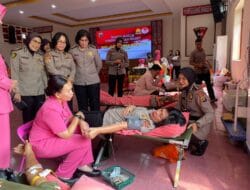 Gabungan Polwan Poldasu Gelar Donor Darah