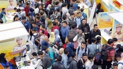 Studi Terkini, 57% Penduduk Indonesia Sedang Mencari Pekerjaan
