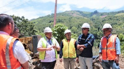 Bupati Eddy Berutu Tinjau Perbaikan Jalan Dusun Liren Tanah Pinem