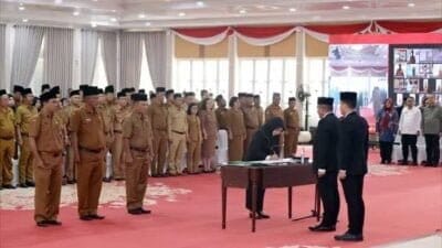 Edy Rahmayadi Lantik 155 Pejabat Tinggi Pratama, Administrator, Pengawas, dan Kepala Sekolah