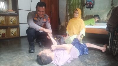Lihat Warga Alami Gangguan Kesehatan, Kapolres Sibolga Langsung Berikan Bantuan