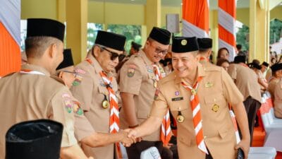 Bupati Zahir Dianugerahi Lencana Melati