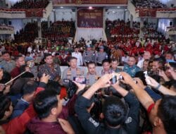 Wakapolri dan Kapolda Sumut Gelar Bakti Sosial Bagikan 5.000 Paket Sembako