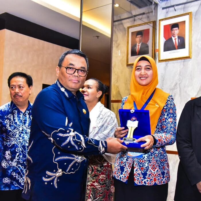 Ketua GPMB Batu Bara Terima Penghargaan Sandya Pradtya