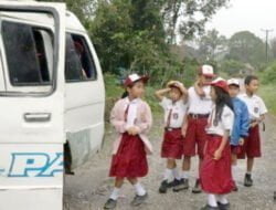 Pemkab Pakpak Bharat Sediakan Delapan Unit Bus Sekolah
