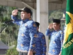 Bupati Pakpak Bharat Inspektur Upacara HUT KORPRI