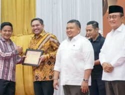 Bupati Pakpak Bharat Terima Piagam Penghargaan Pengembangan Kopi Arabika