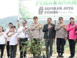 Sekda Pakpak Bharat Bersama OPD Tanam Sepuluh Juta Pohon