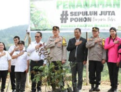 Tanam Sejuta Pohon di Pakpak Bharat Program Kapolri Lestarikan Alam