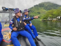 Polairud Poldasu Turunkan Tim Penyelam Cari Korban Longsor di Humbahas