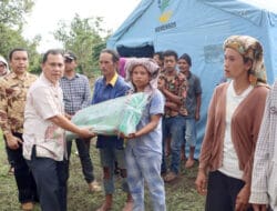 Sekda Dairi Berikan Bantuan Korban Kebakaran di Sidiangkat Sidikalang