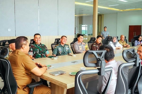 Forkopimda Batu Bara menggelar Rapat Koordinasi (Rakor) Kesiapan Penyelenggaraan Pemilihan Umum (Pemilu) tahun 2024 di kantor bupati,