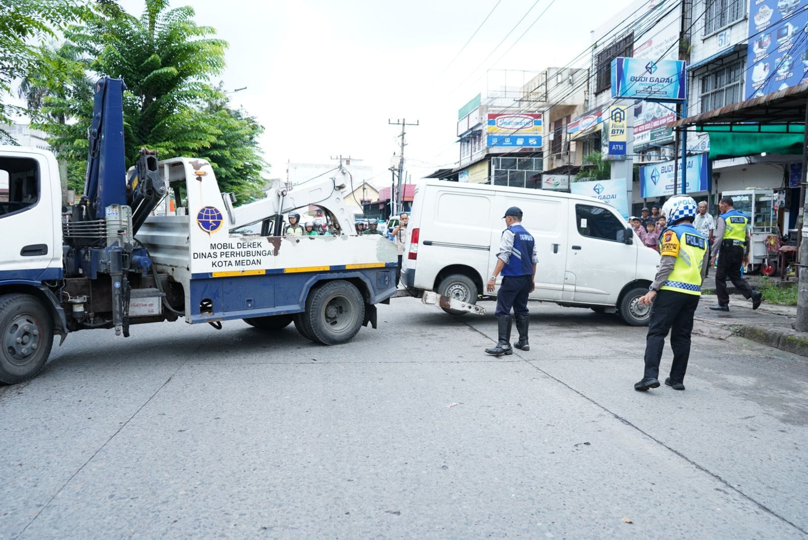 Apresiasi Polda Sumut Tindak Angkutan Umum Langgar Lalulintas Bikin Macet Jalan SM Raja
