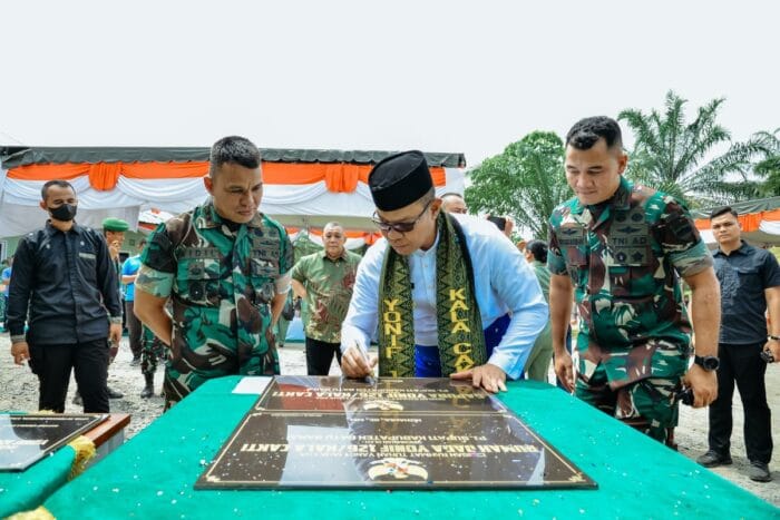 Pj Nizhamul Resmikan Gapura dan Rumah Jaga Yonif 126/KC