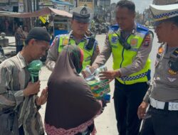 Giat Patroli Kamseltibcar Satlantas Polres Batu Bara dan Jumat Barokah Berbagi Kebaikan di Jalanan