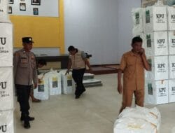 Logistik Kotak Pemilu 2024 Tiba di Kantor Camat Indrapura