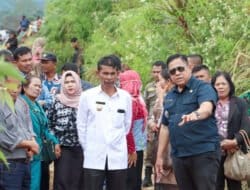Eddy Berutu Tinjau Pembukaan Jalan di Desa Sibira