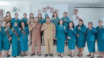 Bupati Eddy Berutu Motivasi Kades dan Ketua PKK Desa Manfaatkan Potensi Desanya