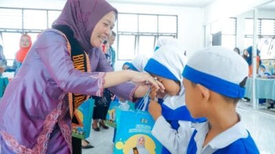 Bunda PAUD Sumela Kunjungi TK Pembina Negeri