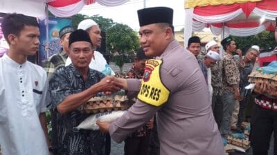AKBP Taufiq Hidayat Thayeb Berbagi Kebahagiaan dengan Anak Yatim dan Kaum Duafa