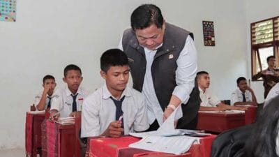 Kunker ke SMPN 2 Sinehi, Bupati Eddy Berutu Ajak Siswa Stop Bullying
