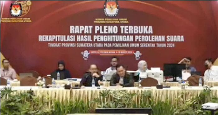 Proses Rekapitulasi Hasil Pemilu Asal Kabupaten Nisel Ricuh, Rapat Pleno Terbuka KPU Sumut Memanas