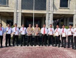 Kapolres Aceh Timur Beri Penghargaan Kepada 26 Anggota Berprestasi