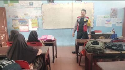 Kisah Inspiratif Briptu Julhamadi Munthe Mengajar Bahasa Arab di Madrasah Ibtidaiyah
