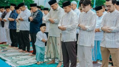 Bobby Salat Idulfitri Bersama Ribuan Warga