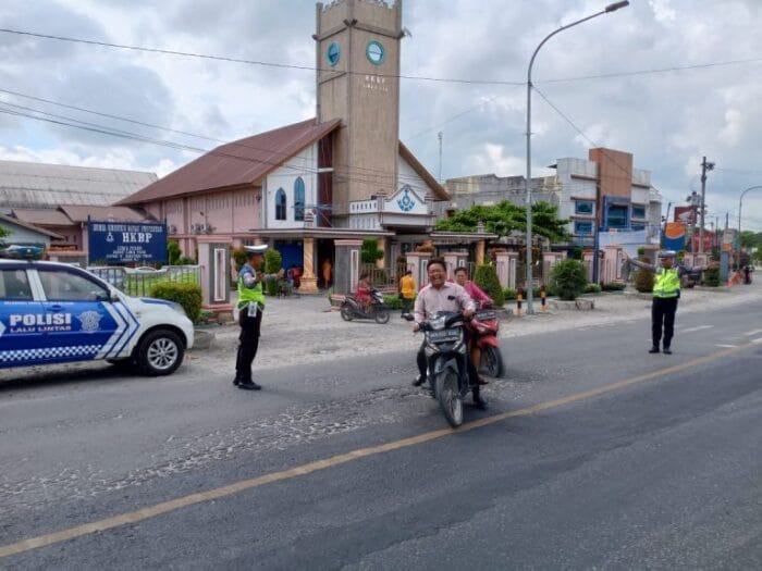 Sat Lantas Polres Batu Bara Laksanakan Patroli dan Pengamanan di Gereja