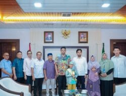 Bobby Nasution Hadiahkan Umroh Ibu dan Kedua Adik Gibran