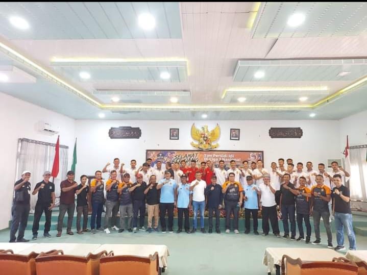 Pj Bupati Aceh Timur Lepas Tim Persidi Idi dan Peureulak Raya ke Liga 3