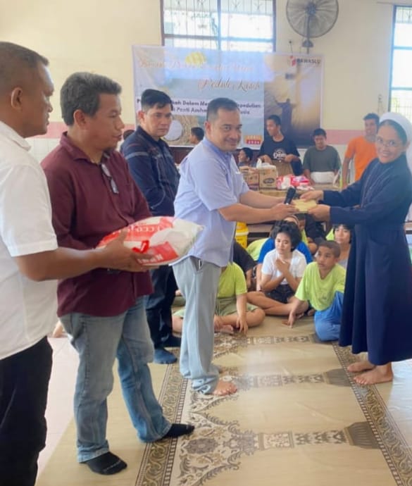 Aksi Peduli Kasih, Bawaslu Sumut Rayakan Paskah di Asrama dan Panti Asuhan SLB-C Santa Lusia
