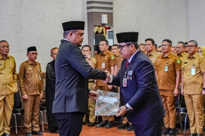 Bobby Nasution Lantik Topan Ginting Jadi Penjabat Sekda Medan