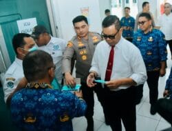 Jenguk Korban Kebakaran di RSUD, Pj Bupati Batu Bara Berikan Santunan