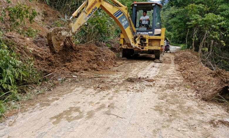 Pj Bupati Respons Cepat Atasi Bencana Tanah Longsor di Silima Pungga-pungga dan Sinehi Sudah Normal
