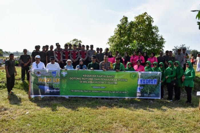 Pemko Langsa Bagikan Bibit Pohon Gratis dan Serahkan 2 Tiket Umrah