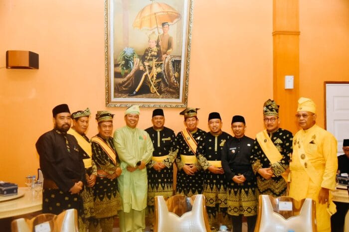 Pj Bupati Batu Bara Hadiri Pemberian Gelar Adat Bupati Siak