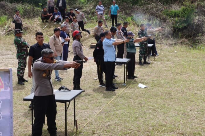 Pj Bupati Dairi Hadiri Perlombaan Menembak Sambut HUT ke-78 Bhayangkara