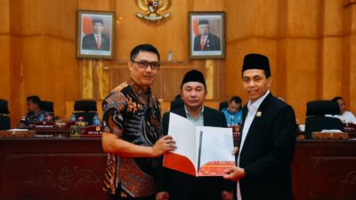 Pj Bupati Heri Sampaikan Nota Rancangan Peraturan Daerah RPJPD Tahun 2025-2045