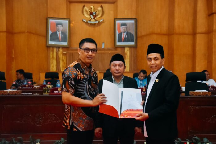 Pj Bupati Heri Sampaikan Nota Rancangan Peraturan Daerah RPJPD Tahun 2025-2045