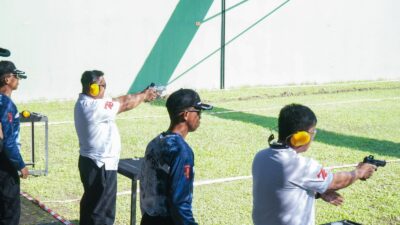 Pj Sekda Kota Medan Unjuk Skill Menembak di Kapolda Cup