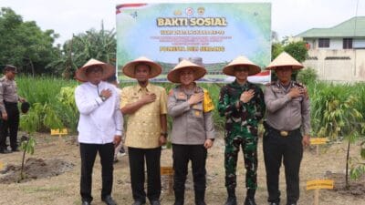 Polresta Deliserdang Serahkan Beasiswa, Penanaman Pohon, Penaburan Bibit Ikan, dan Pemberian Sembako untuk Masyarakat