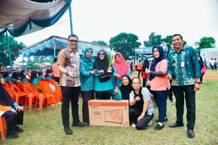 Pj Bupati Heri Wahyudi Berbagi Kebahagiaan Dengan Lansia