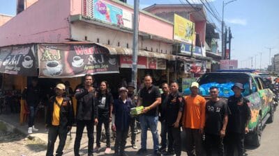 Satgas DPC GRIB Kota Medan Giat Bagikan 300 Nasi Kotak Kepada Masyarakat Melintas