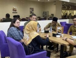 Heboh Pecat Siswa, Mayolica Kepsek Sampoerna Academy Medan Temui Kabid SMP Disdik di Cafe Condotel