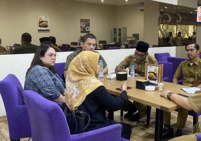 Heboh Pecat Siswa, Mayolica Kepsek Sampoerna Academy Medan Temui Kabid SMP Disdik di Cafe Condotel