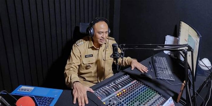 Amrullah Sapa Warga Via Radio SCK